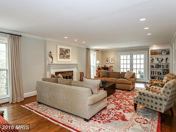 3rd image of 7034 Longwood Dr