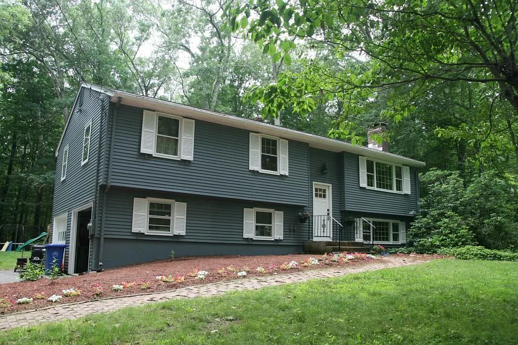 3 bed, 1818 sqft, $3,300 — Photo 2