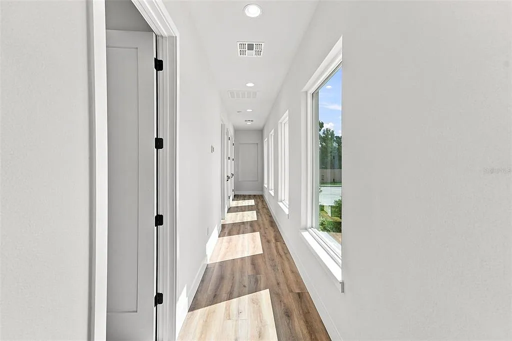 3 bed, 2.0 bath, 1242 sqft, $2,500 — Photo 4