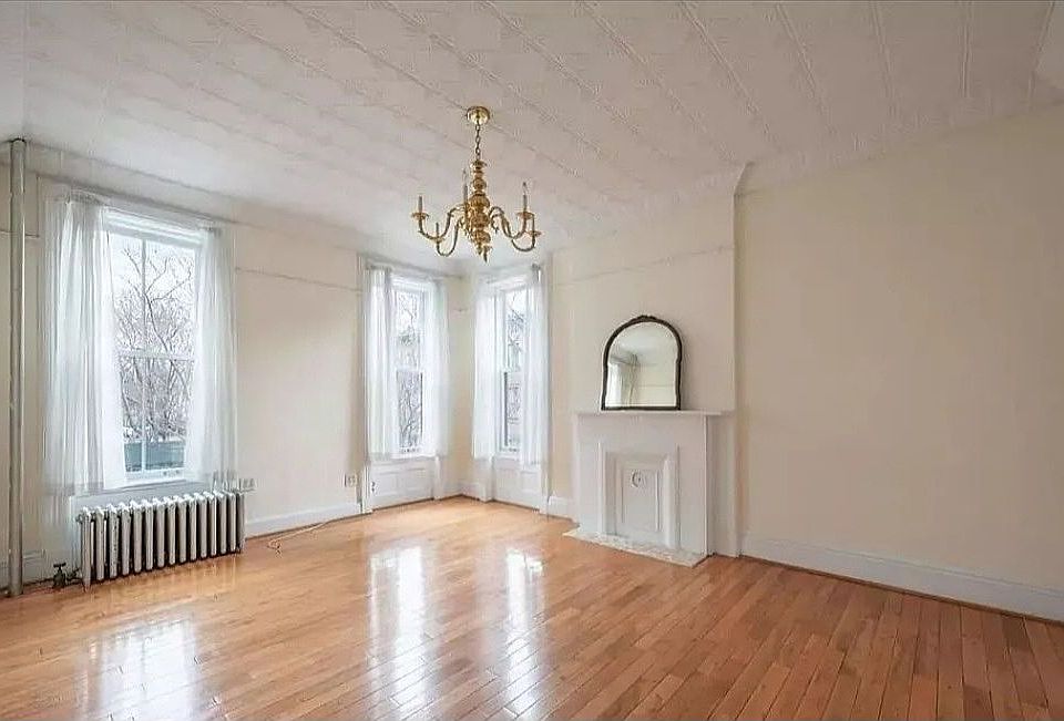 1st image of 333 Henry St #3