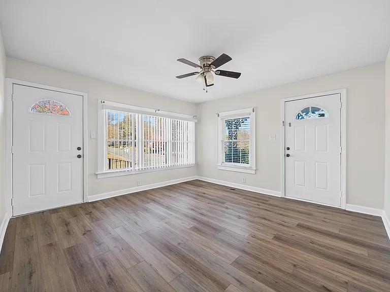 807 N Morris St — Photo 3
