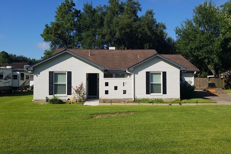 1st image of 2609 Taylor Ln