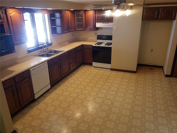 4th image of 10150 Fairmont St