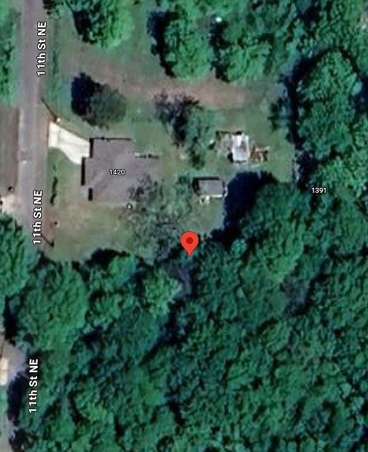 2nd image of 1400 11th St NE