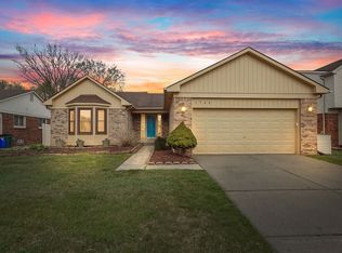 1768 Hillman Dr, Troy, MI