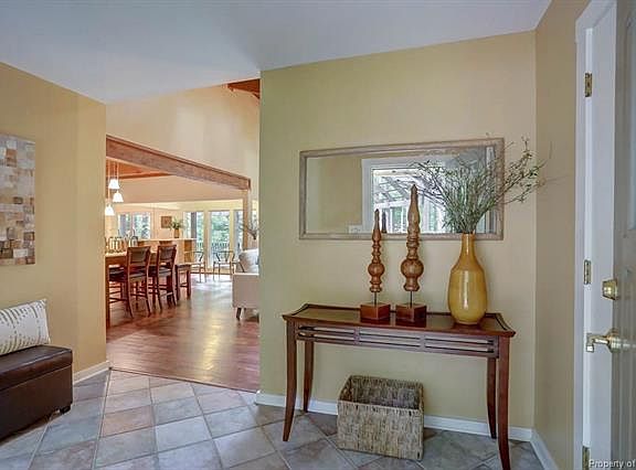 3rd image of 206 Southpoint Dr