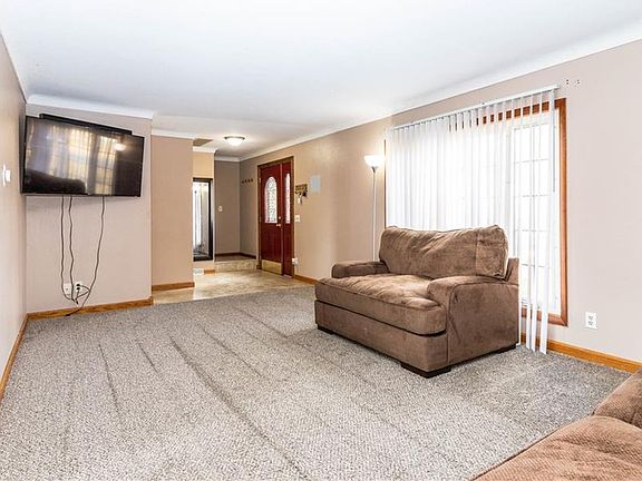 4th image of 339 Northwood Dr