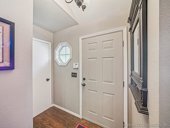 5th image of 31161 Blackwood Dr