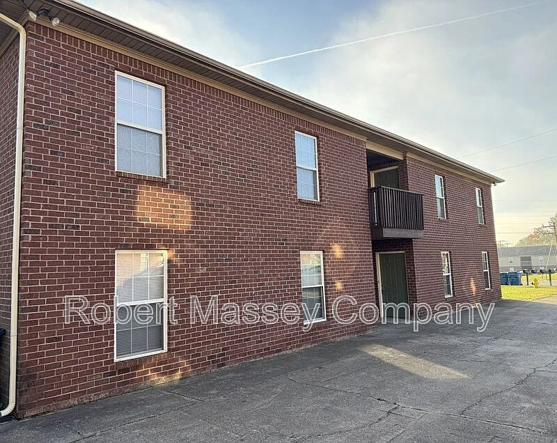 2 bed, 2.0 bath, 950 sqft, $985 — Photo 1