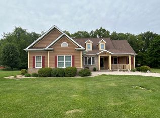 8876 N Lilac St, Demotte, IN 46310