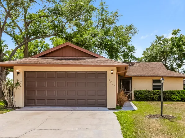 4725 Country Oaks Blvd, Sarasota, FL 34243