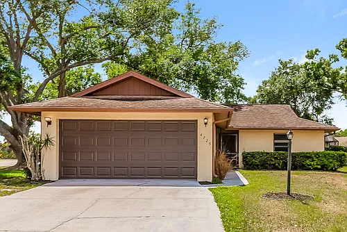 4725 Country Oaks Blvd Photo 1