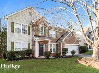 9827 Jeanette Cir, Charlotte, NC 28213