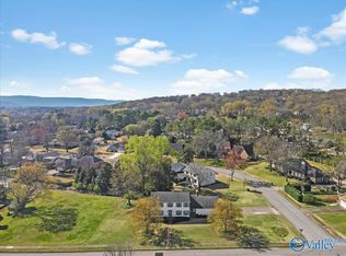 910 Tannahill Dr SE, Huntsville, AL 35802