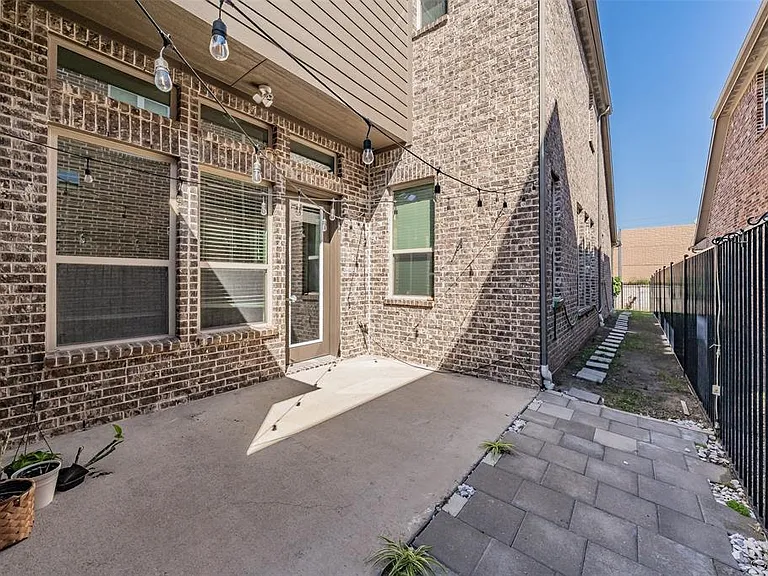 8075 Sunflower Ln — Photo 30