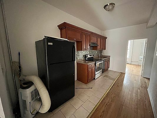 5th image of 142 W 139th St #8