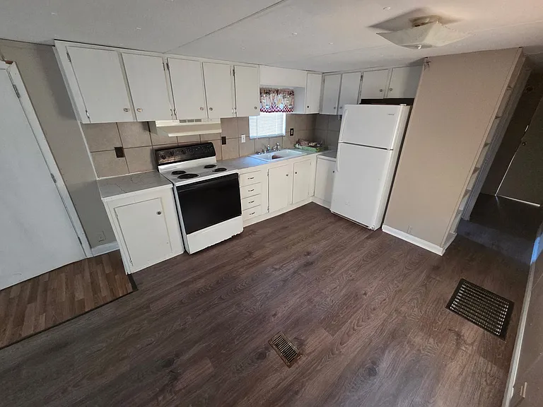 9706 Elderberry Trl — Photo 4