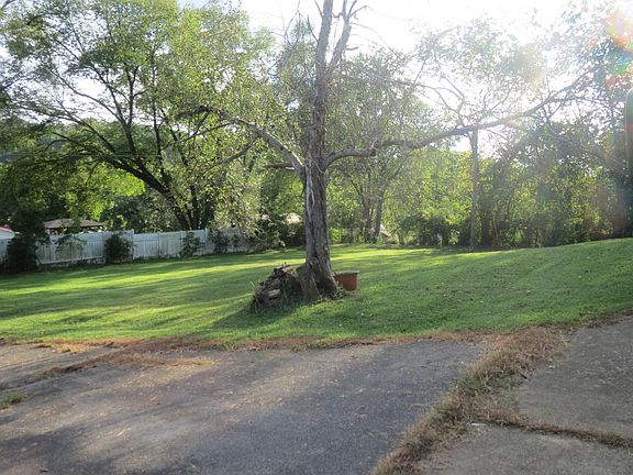 5th image of 309 Bethany St