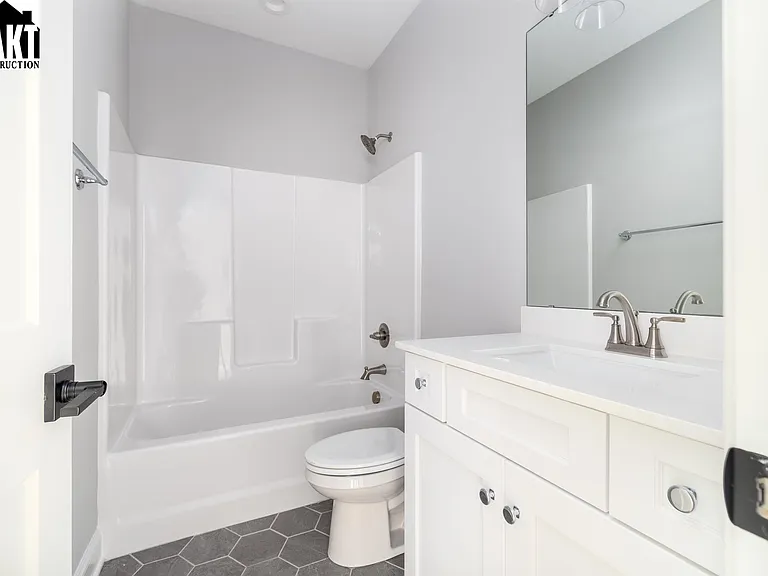 126 Creekside Dr — Photo 10