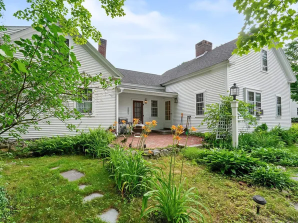 7 Bennington Road, Hancock, NH 03449