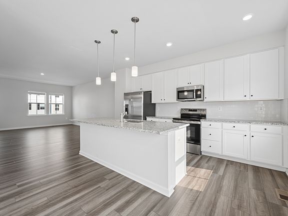 5th image of 48 Rolling Branch Dr