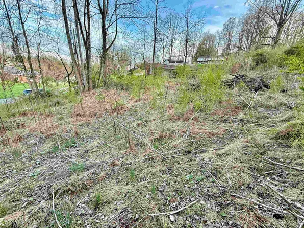 35 Meadowlark Ln, Fairmont, WV 26554