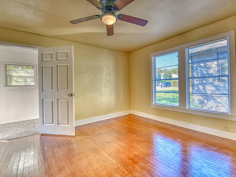 1559 Vermont Ave — Photo 13