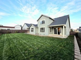 1744 S Blanchard Loop, East Wenatchee, WA 98802