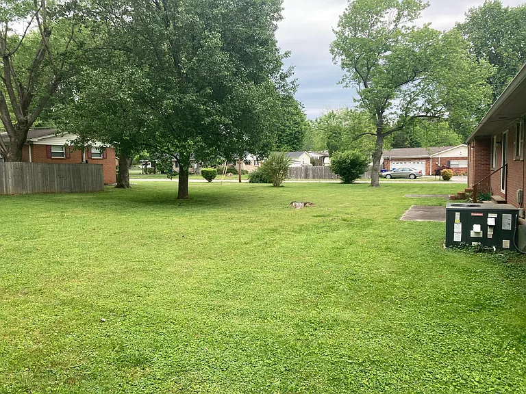 810 Mimosa Dr NW — Photo 3