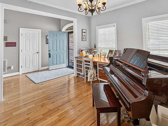 5th image of 120 Wexford Dr NE
