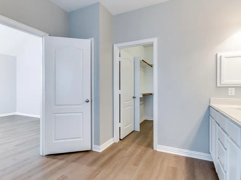 3725 Vienna St — Photo 4