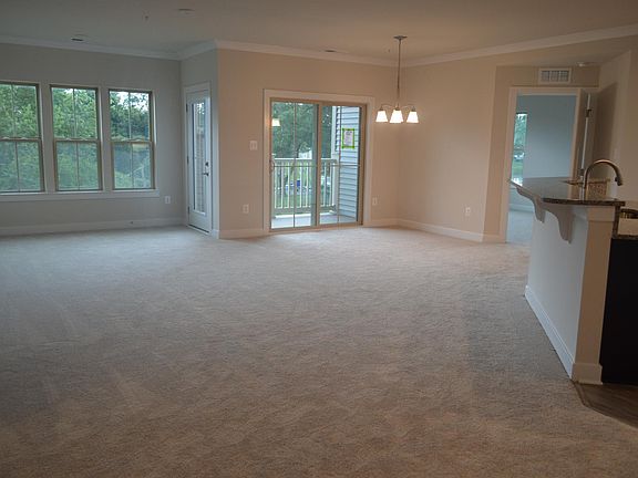 5th image of 5723 Meadowood St #L