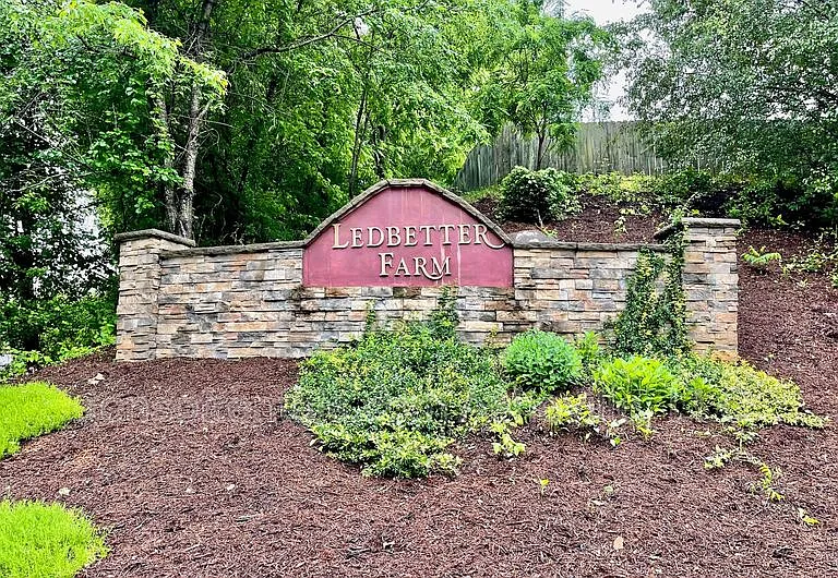51 Yorktown Cir — Photo 41