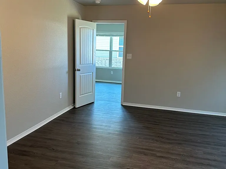 205 Logan Dr — Photo 15