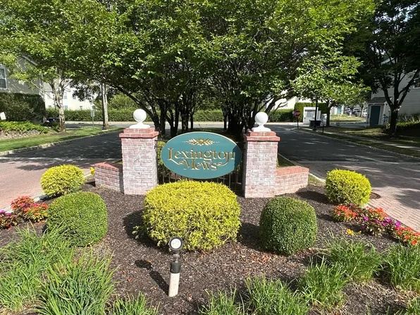 2705 Eaton Court #2705, Danbury, CT 06811
