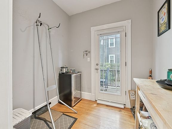 5th image of 36 Goldsmith St #1