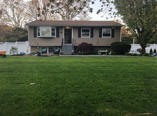 7 Cornell St, Port Jefferson Station, NY 11776