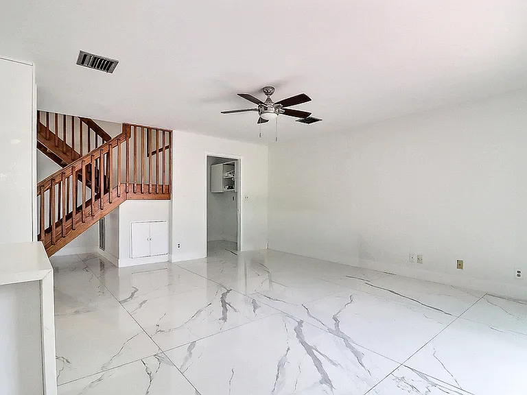 9401 Aegean Dr — Photo 12