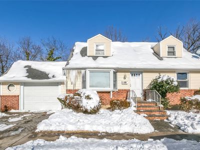 1289 Menard St, Uniondale, NY, 11553