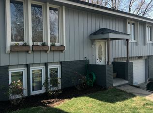 11243 Taylor St, Omaha, NE 68164