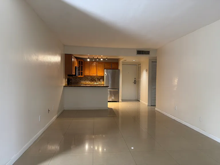 14501 N Kendall Dr #H-204 — Photo 3