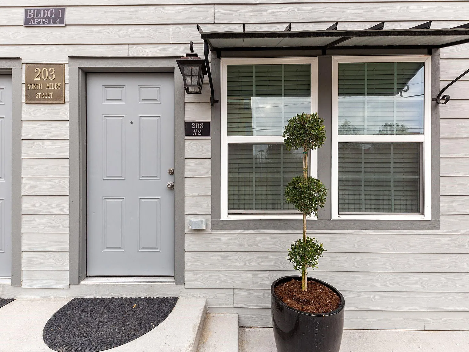1 bed, 1.0 bath, 800 sqft, $1,400 — Photo 1