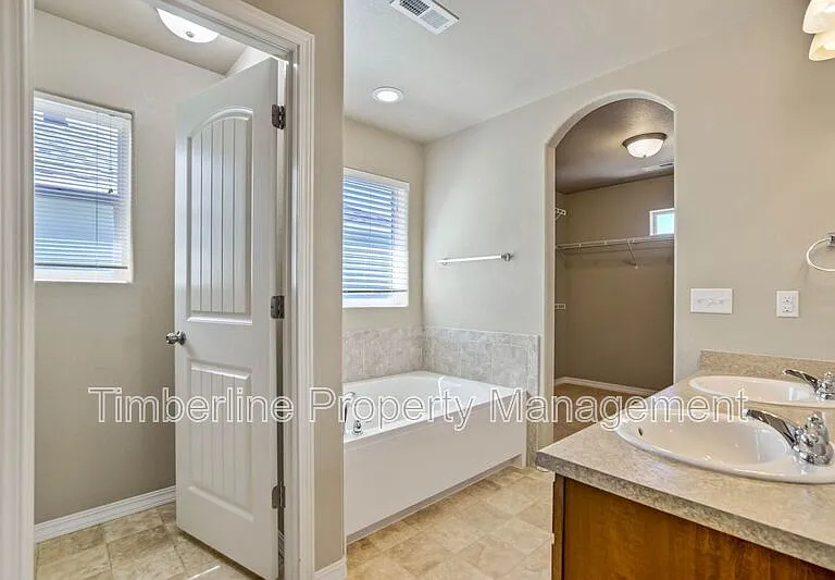7673 Crestone Peak Trl — Photo 35