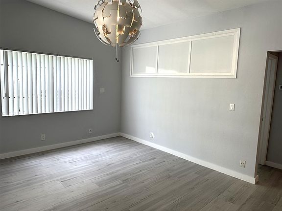4th image of 805 NE 17th Ave APT 3