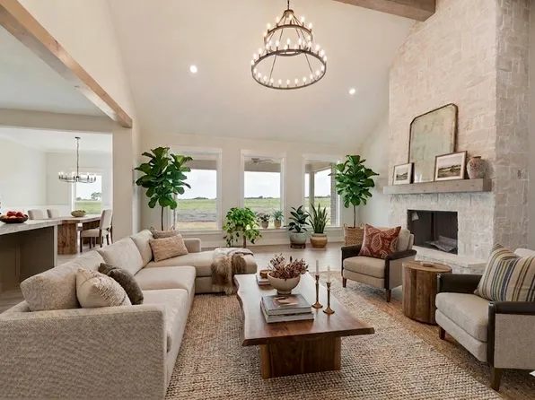 170 Maci Dr, Waxahachie, TX 75167