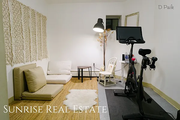 Rented by Sunrise Real Estate | media 16