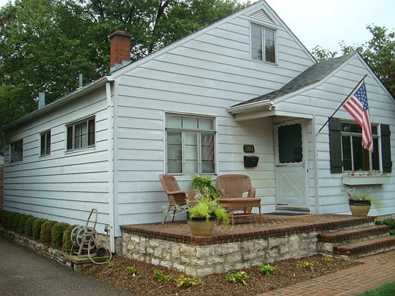 2nd image of 501 N Powell Ave