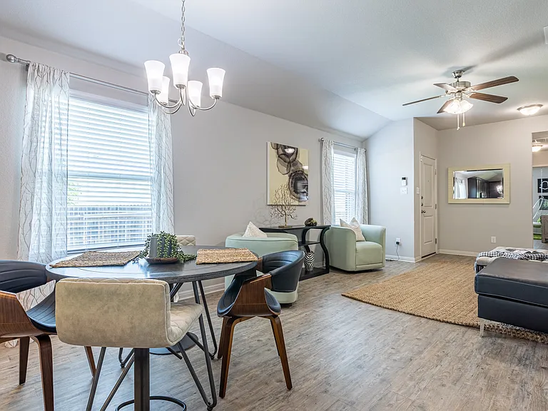 1420 Walden Pond Dr — Photo 11