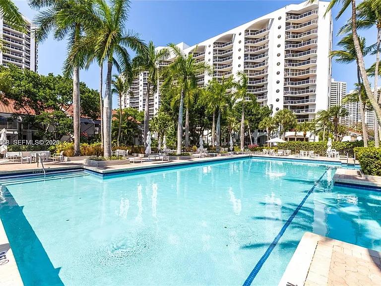 3640 Yacht Club Dr #1903 — Photo 32