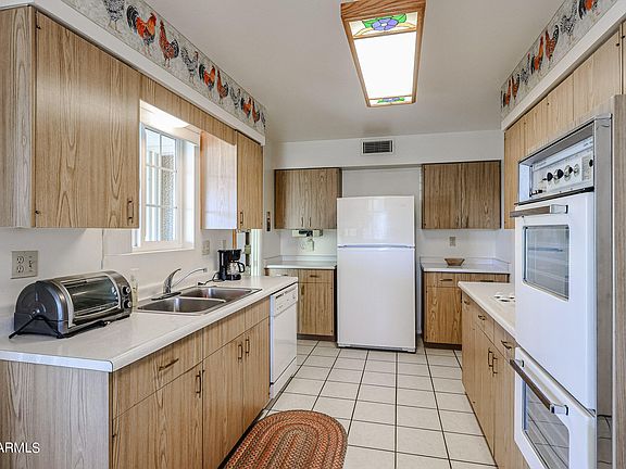 2nd image of 10802 W DEANNE Circle
